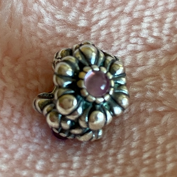 Authentic Pandora charm - Picture 2 of 4